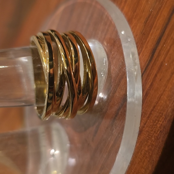 Wrapped ring gold toned - Picture 2 of 3